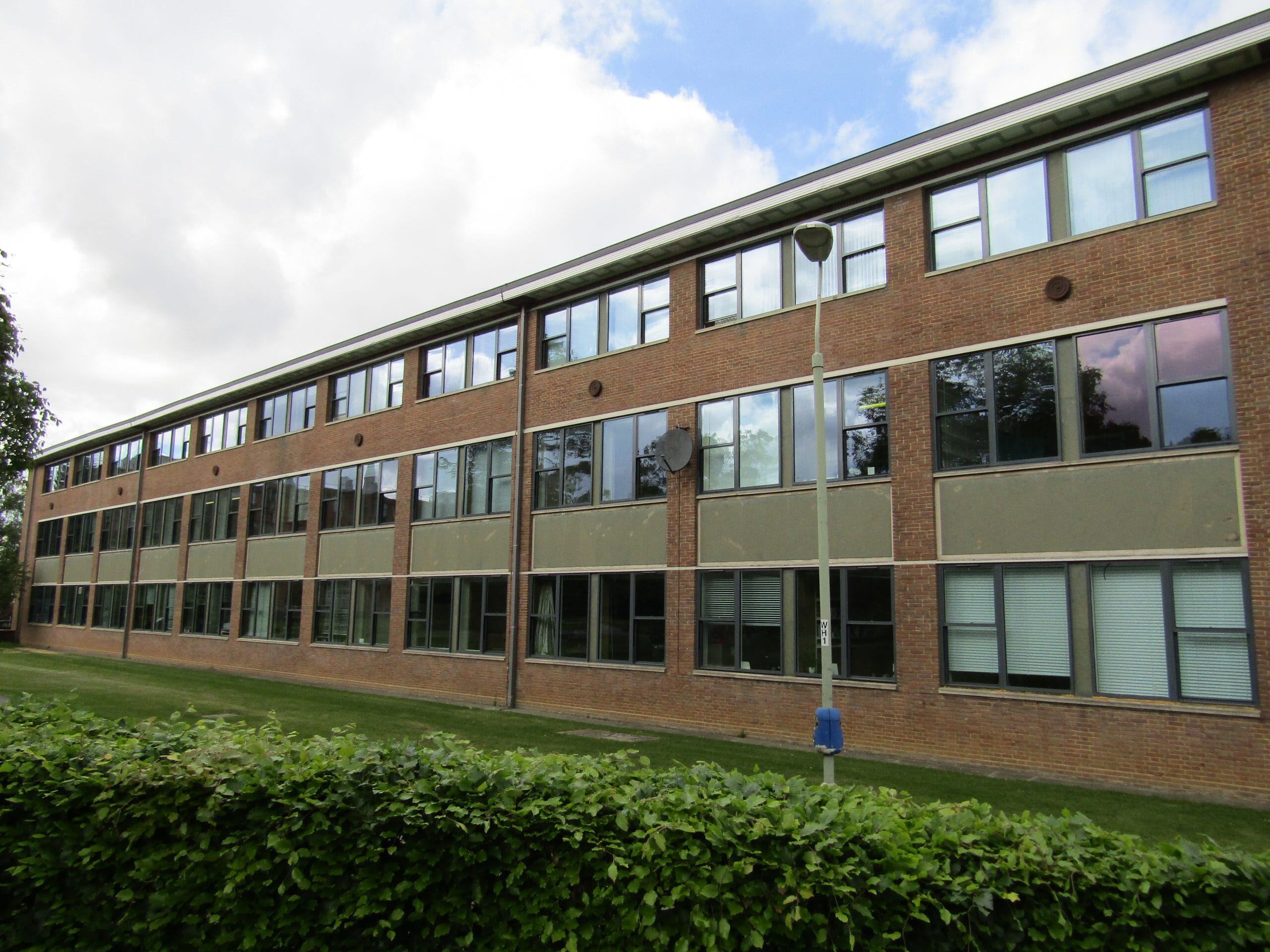 3d-aluminium-have-completed-the-installation-of-phase-one-windows-to-the-humss-building-at-the-university-of-reading-news-original-scaled.jpg?w=1024&h=768&scale