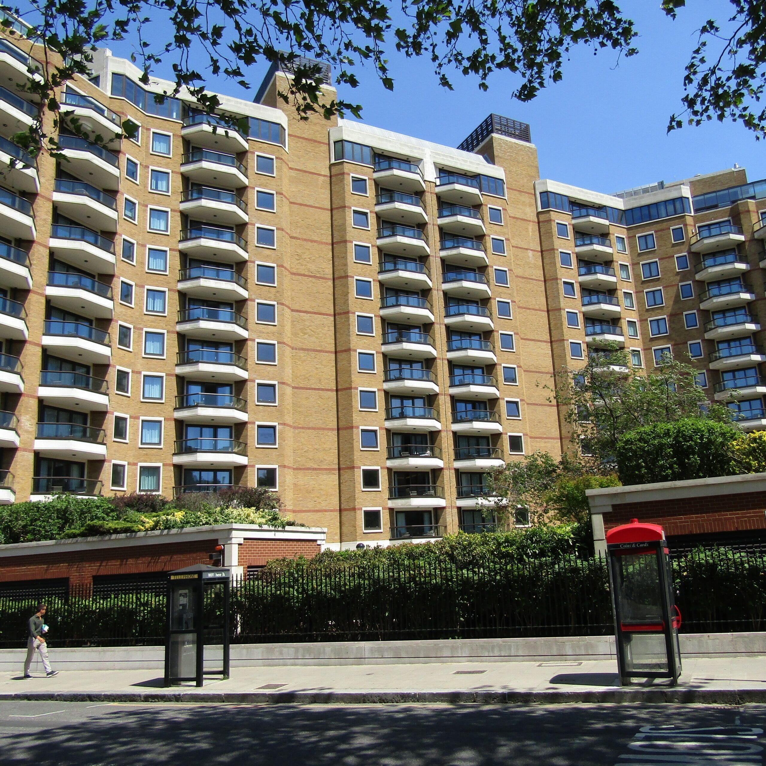 cheval-gloucester-park-apartments-main-original-scaled.jpg?w=1024&h=1024&scale