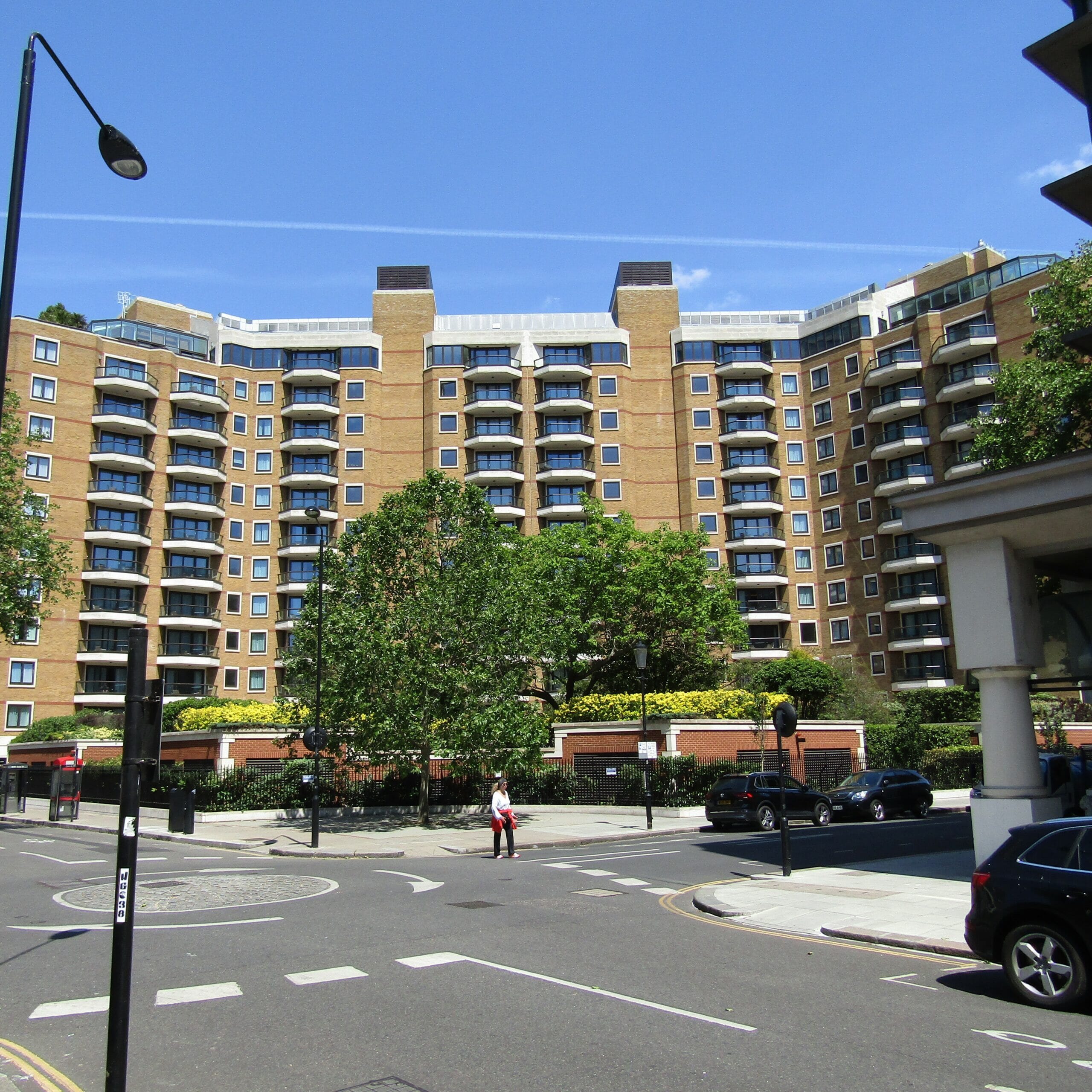 cheval-gloucester-park-apartments-slide-2-original-scaled.jpg?w=1024&h=1024&scale