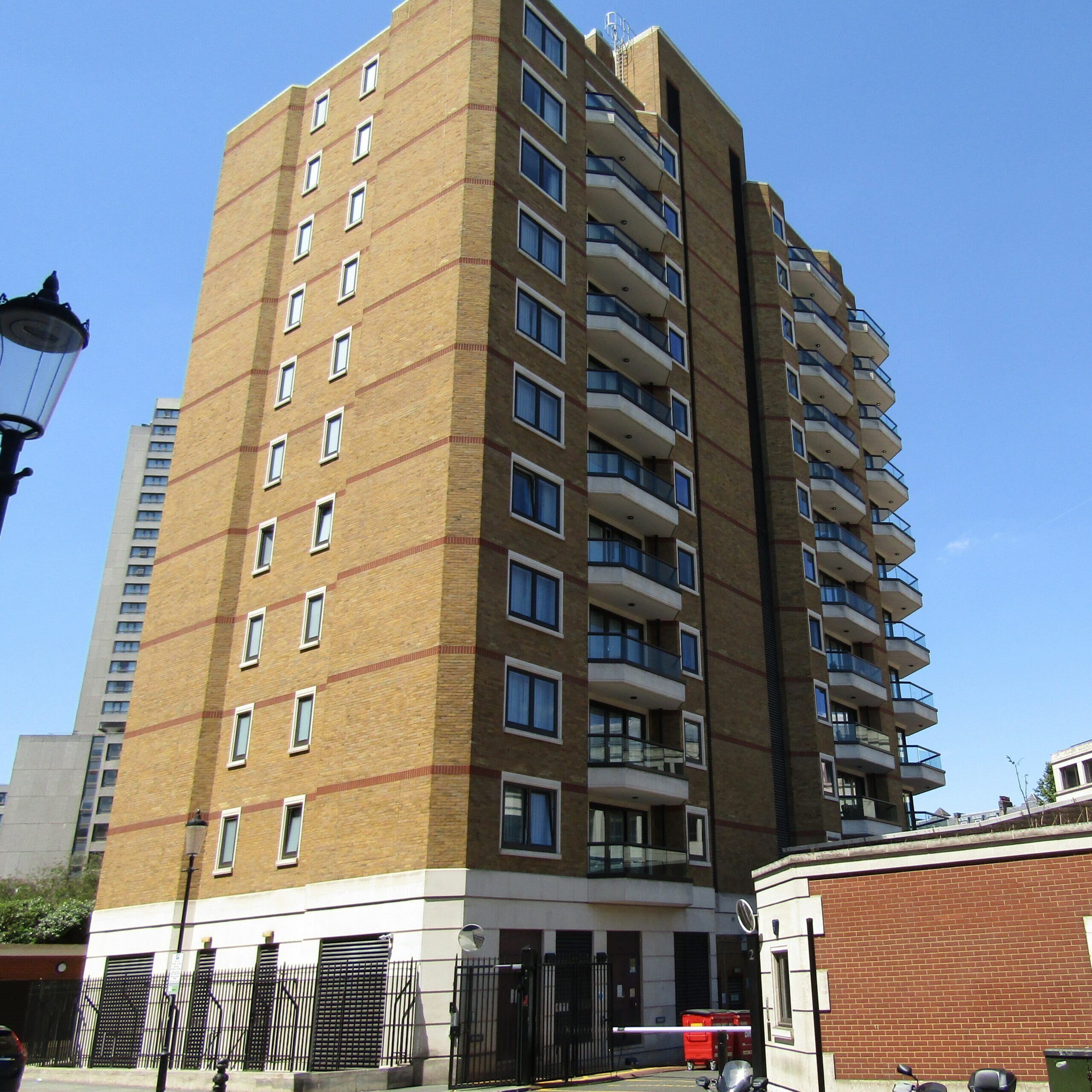 cheval-gloucester-park-apartments-slide-3-original-scaled.jpg?w=1024&h=1024&scale