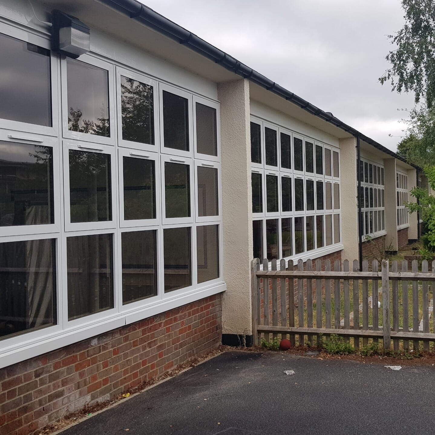 oak-green-school-aylesbury-slide-2-original.jpg?w=1024&h=1024&scale